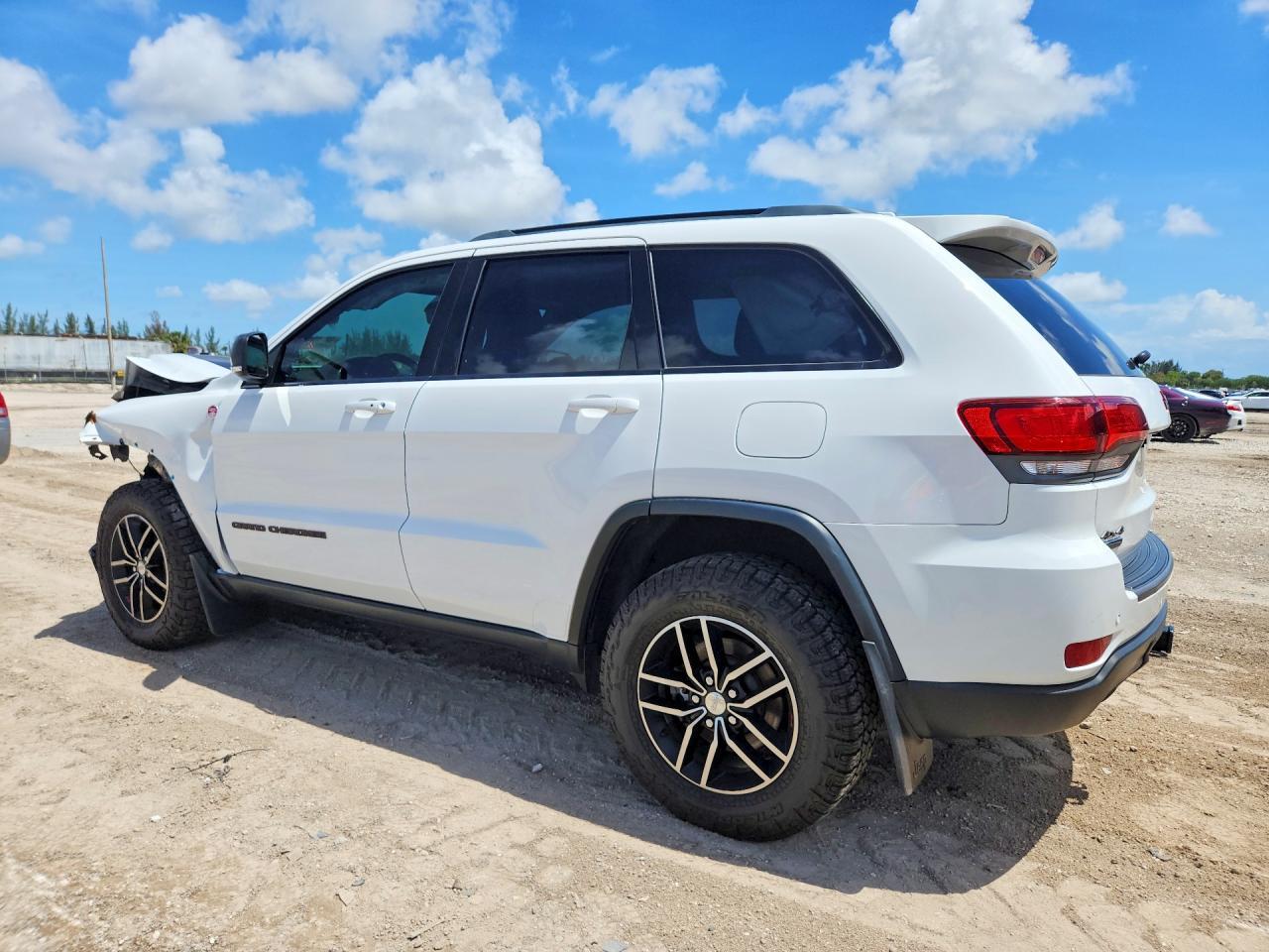 2018 Jeep Grand Cherokee Trailhawk - zdjęcie 2