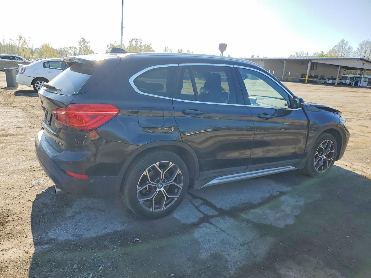 2020 BMW X1 xDrive28I - zdjęcie 3