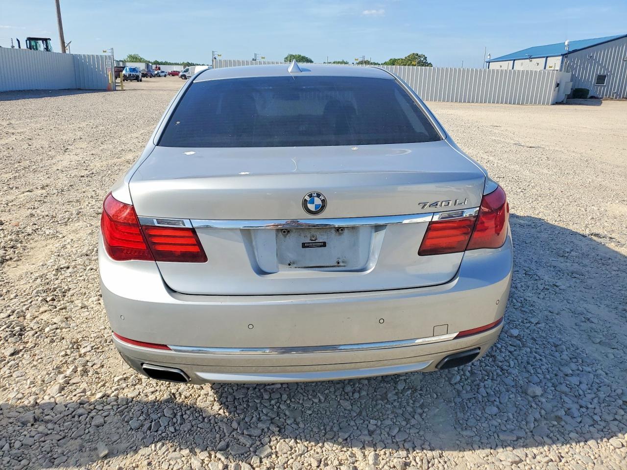 2013 BMW 740 Li - zdjęcie 6