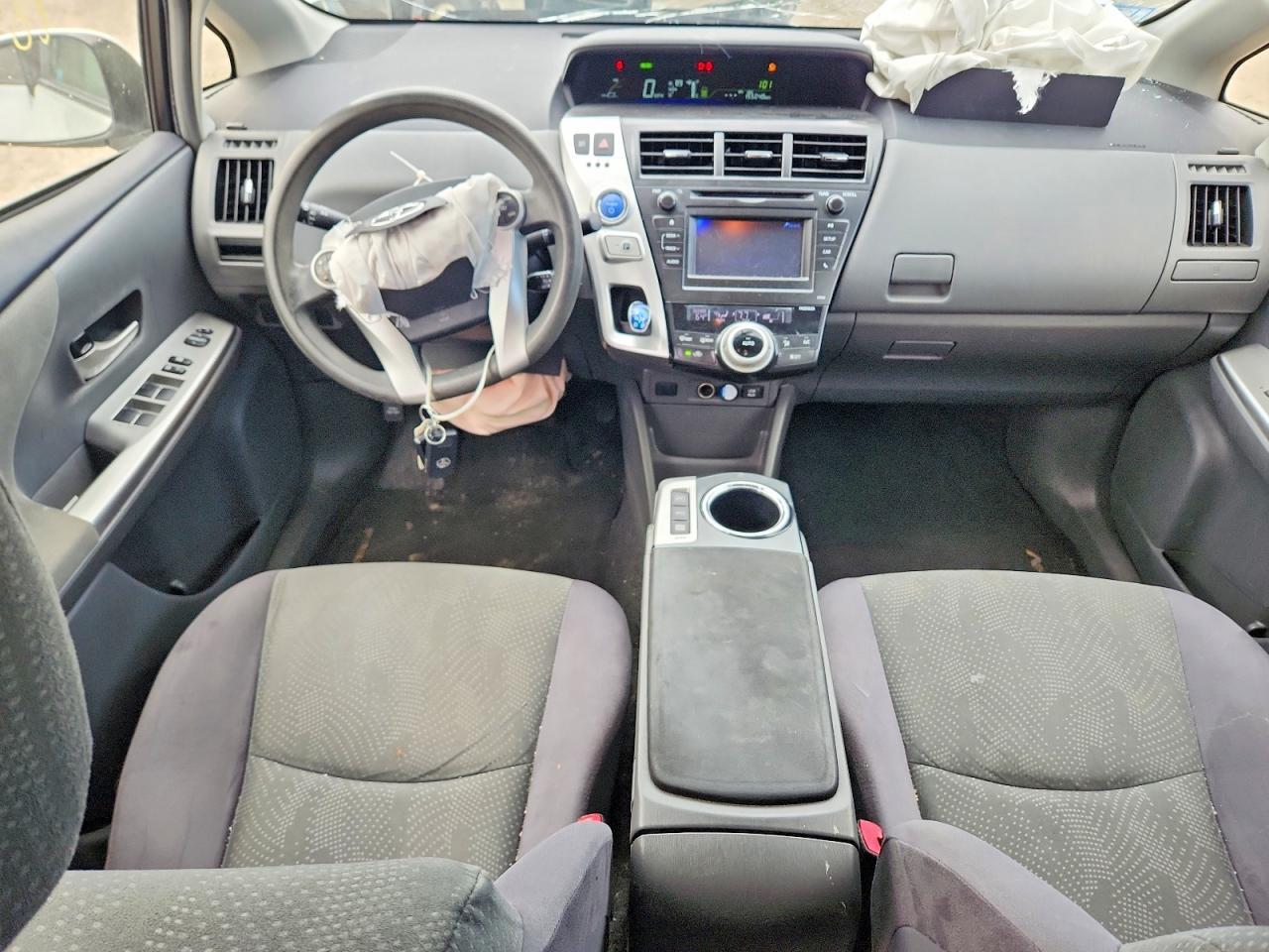 2013 Toyota Prius V Two - zdjęcie 8