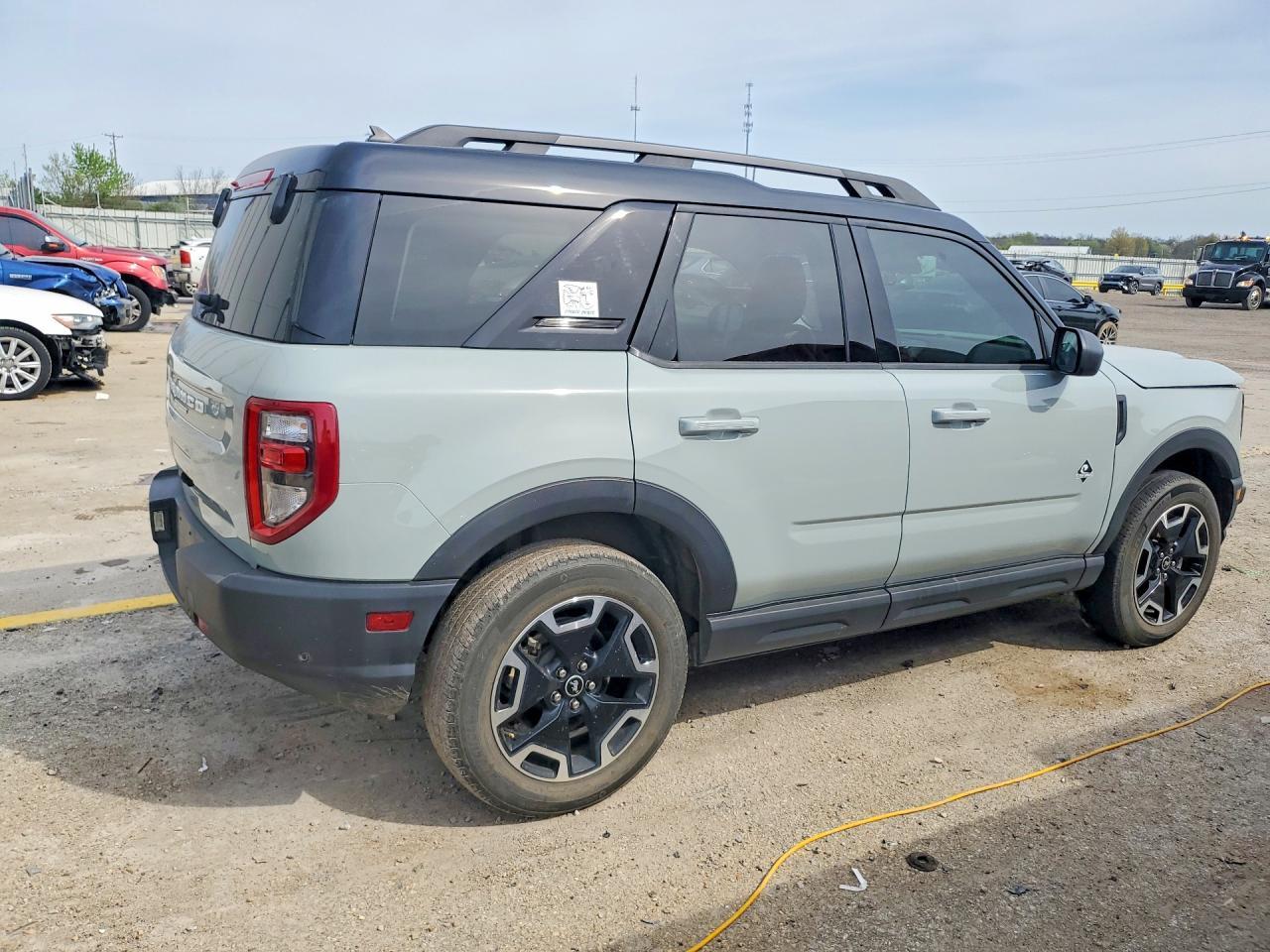 2024 Ford Bronco Sport Outer Banks - zdjęcie 3