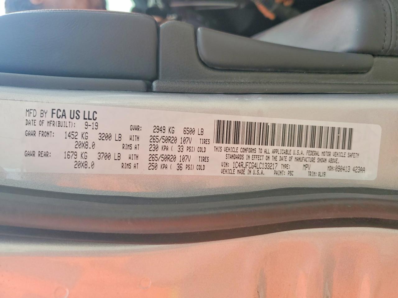 2020 Jeep Grand Cherokee Overland - zdjęcie 13