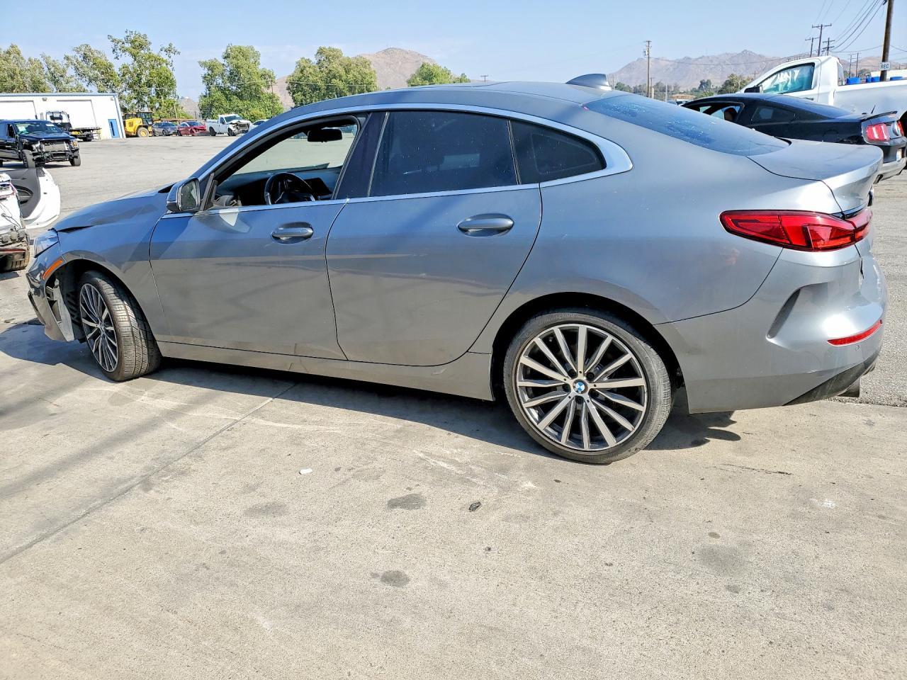 2022 BMW 228I - zdjęcie 2