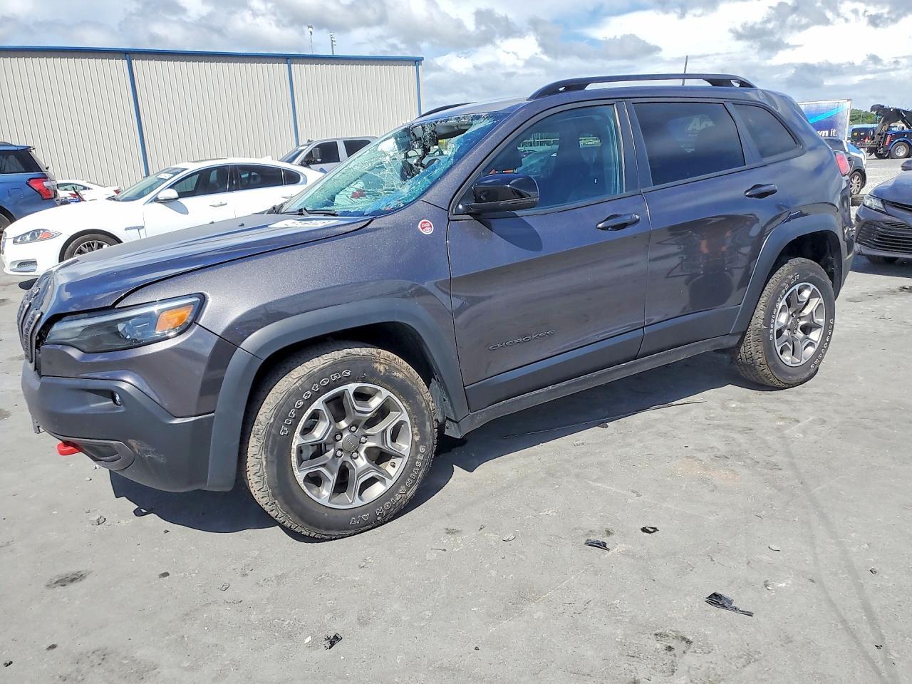 2022 Jeep Cherokee Trailhawk - zdjęcie główne
