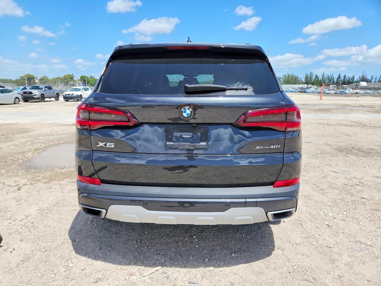 2023 BMW X5 xDrive40I - zdjęcie 6