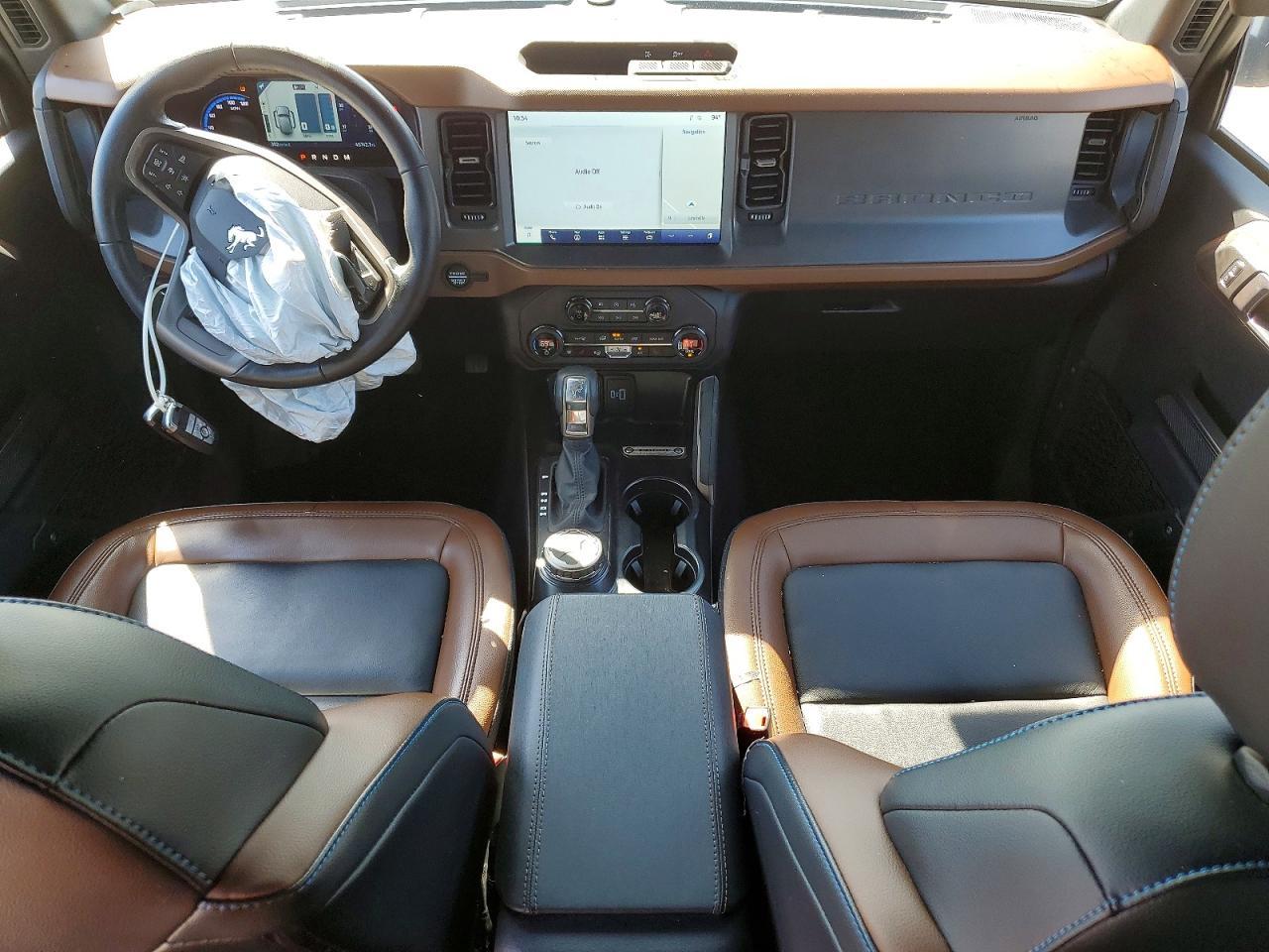 2024 Ford Bronco Outer Banks - zdjęcie 8