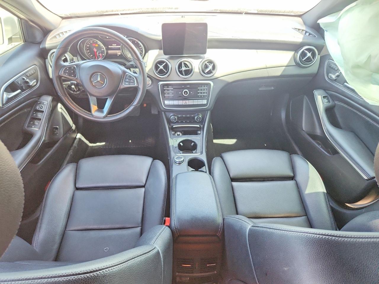 2018 Mercedes-Benz Gla 250 4Matic - zdjęcie 8