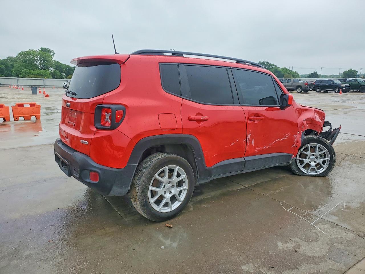 2021 Jeep Renegade Latitude - zdjęcie 3