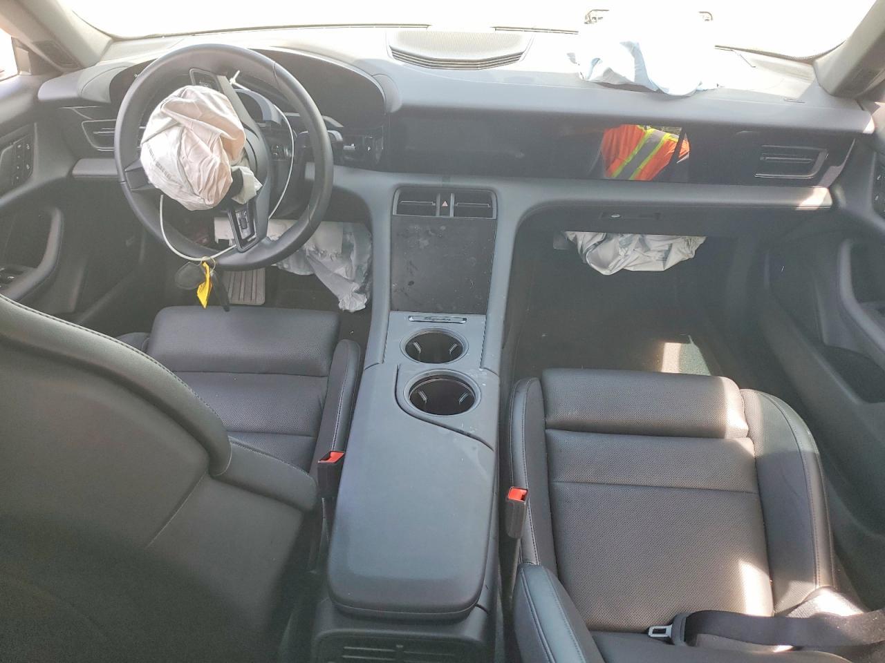2024 Porsche Taycan - zdjęcie 8