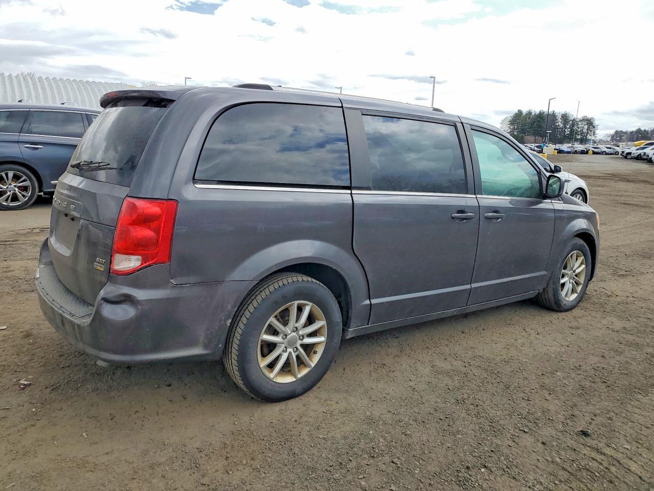 2019 Dodge Grand Caravan Sxt - zdjęcie 3