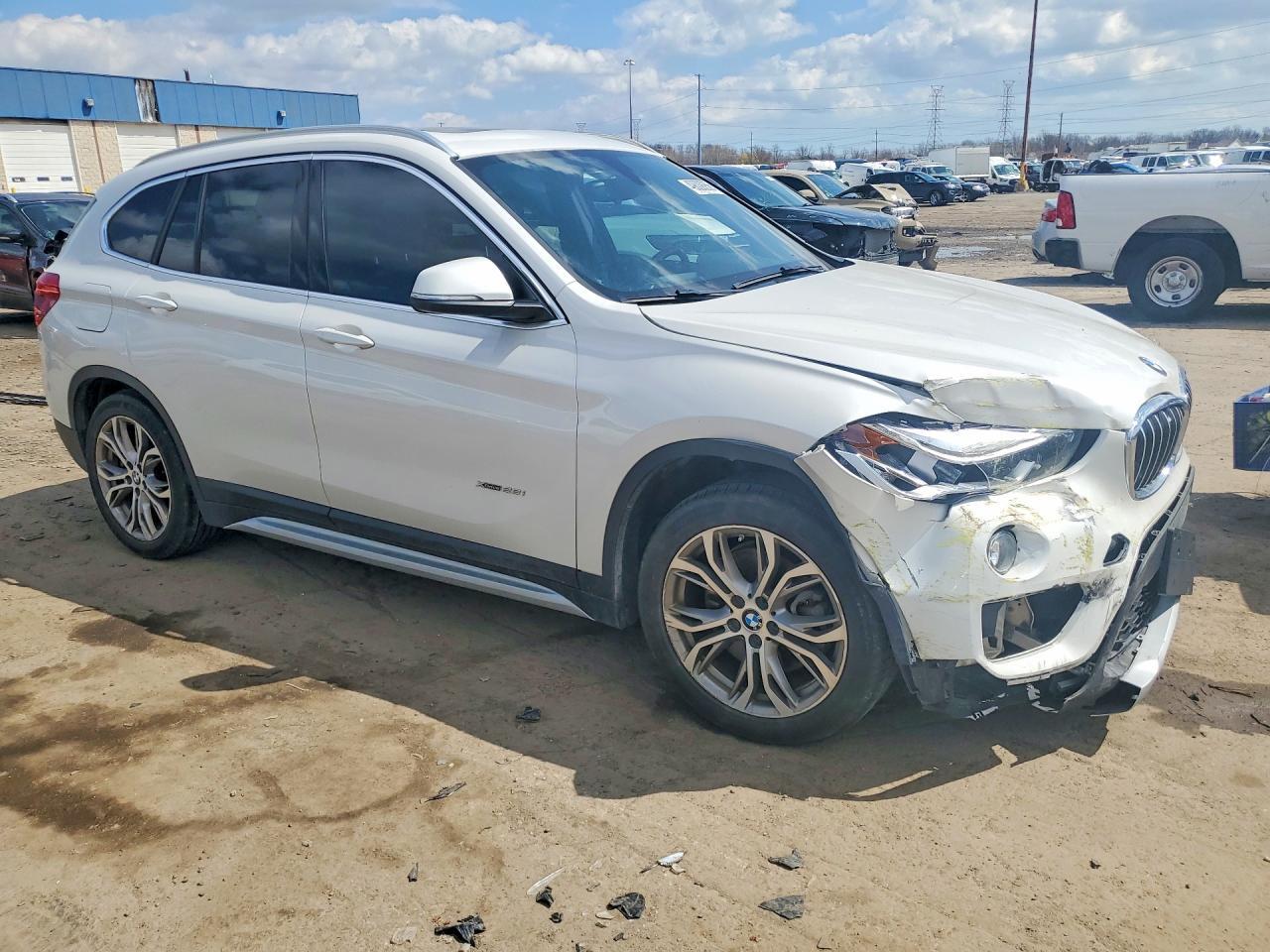 2017 BMW X1 xDrive28I - zdjęcie 4