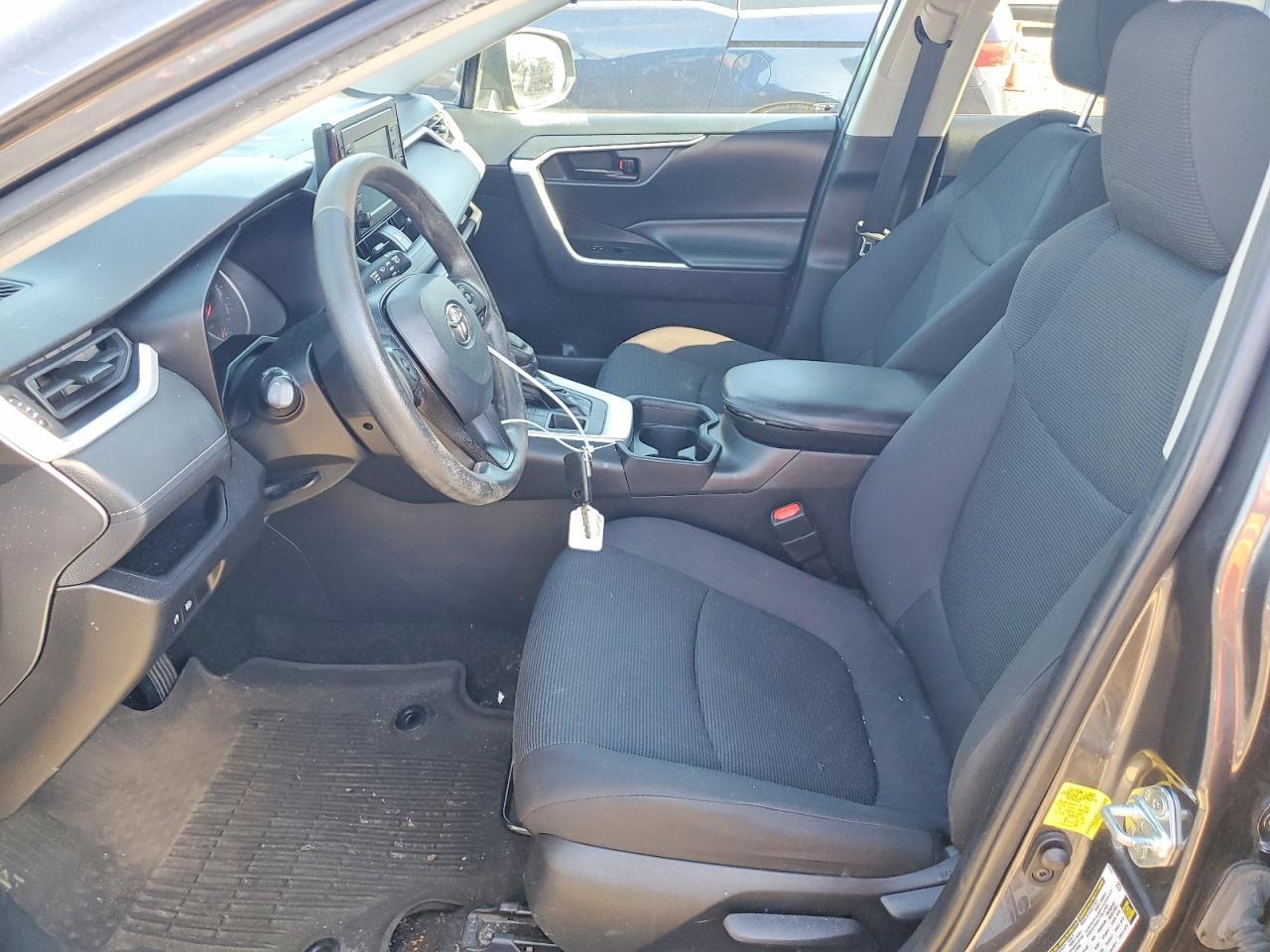 2021 Toyota Rav4 Le - zdjęcie 7