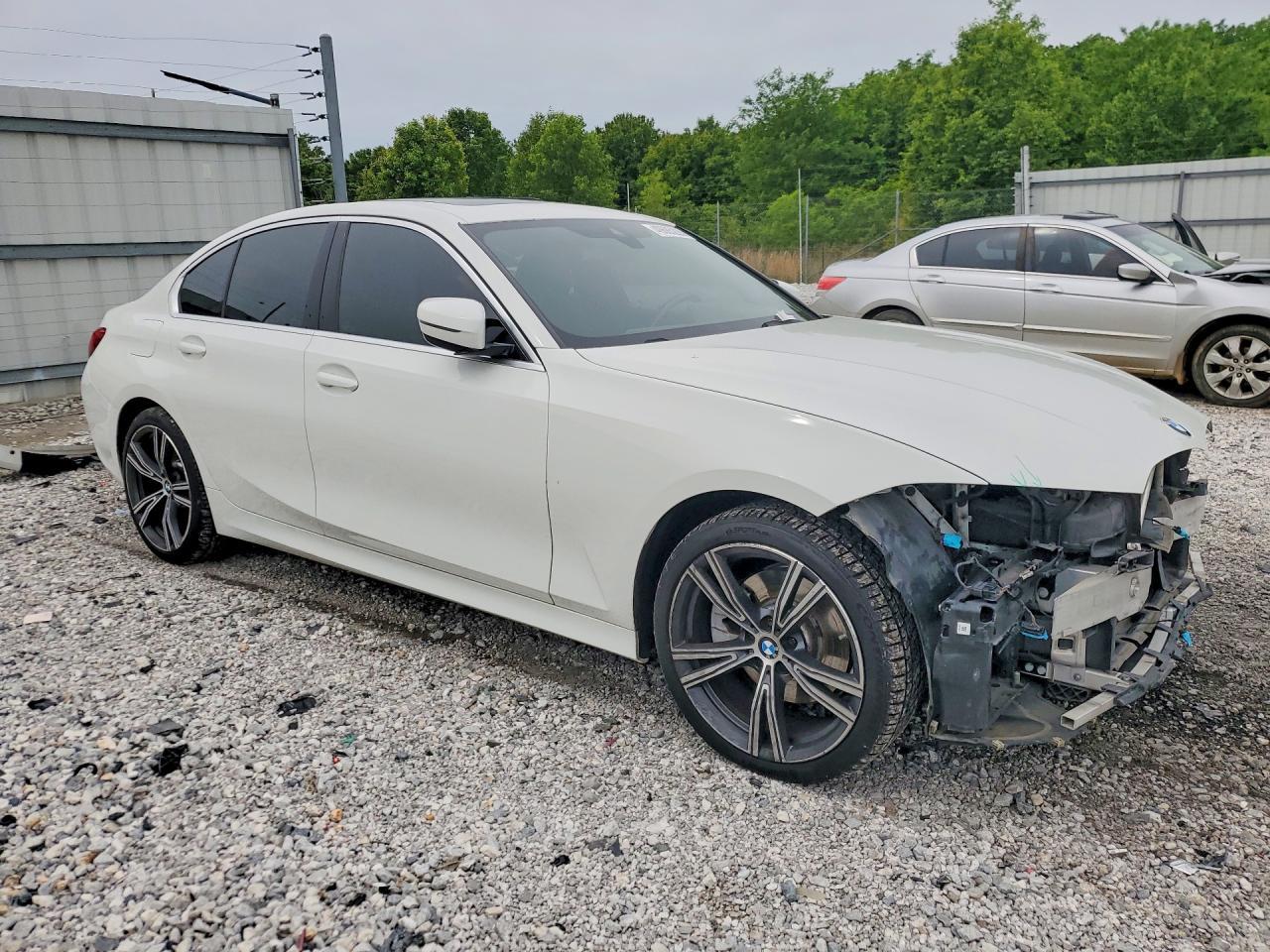 2020 BMW 330Xi - zdjęcie 4