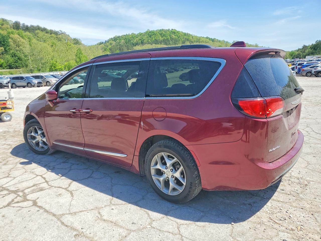 2017 Chrysler Pacifica Touring L - zdjęcie 2