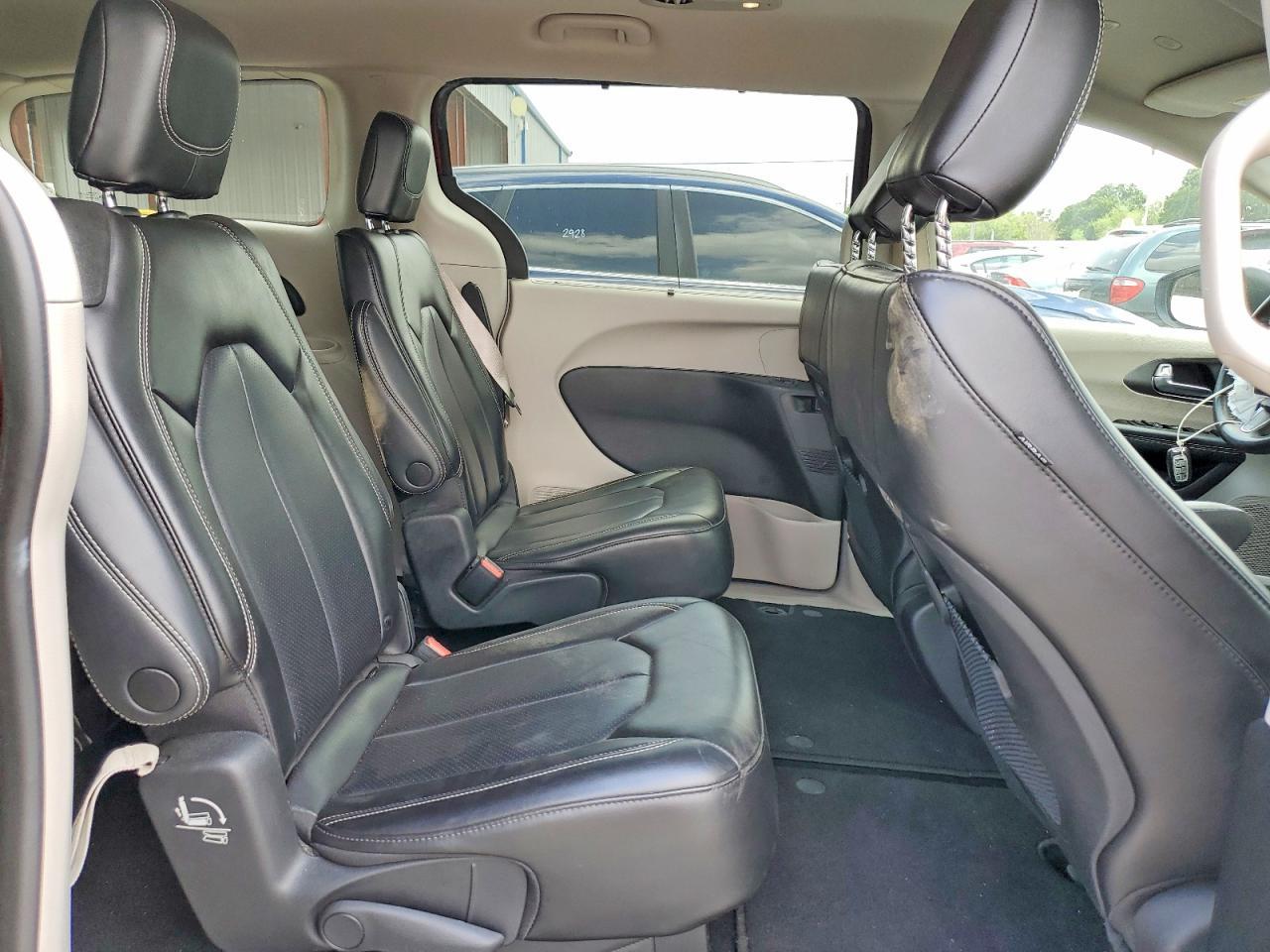 2023 Chrysler Pacifica Touring L - zdjęcie 11