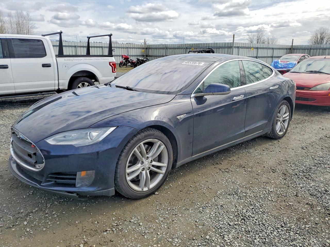 2013 Tesla Model S - zdjęcie główne