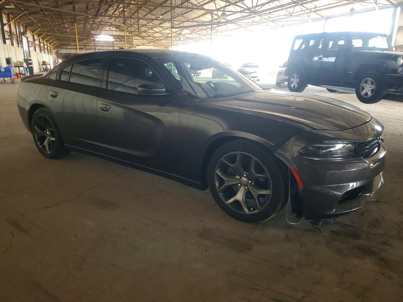 2016 Dodge Charger Sxt - zdjęcie 4