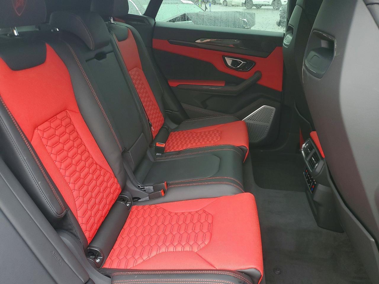 2022 Lamborghini Urus - zdjęcie 11