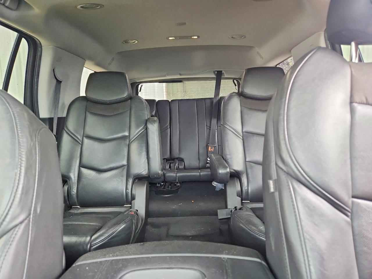 2020 Cadillac Escalade Luxury - zdjęcie 10