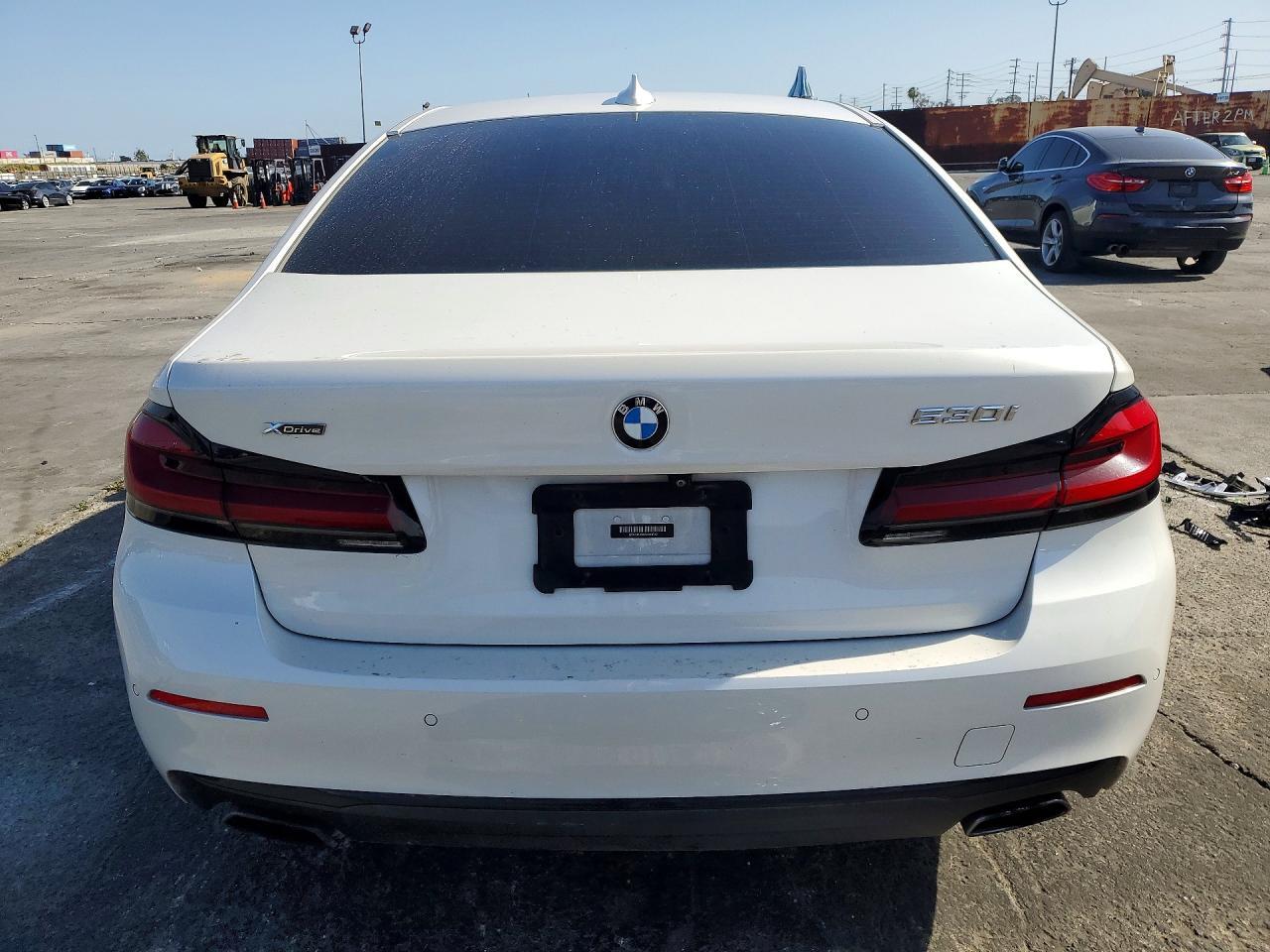 2021 BMW 530 Xi - zdjęcie 6