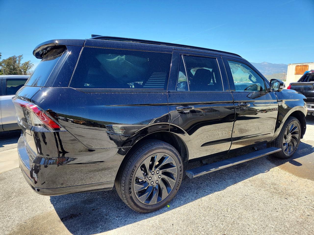 2025 Lincoln Navigator Reserve - zdjęcie 3