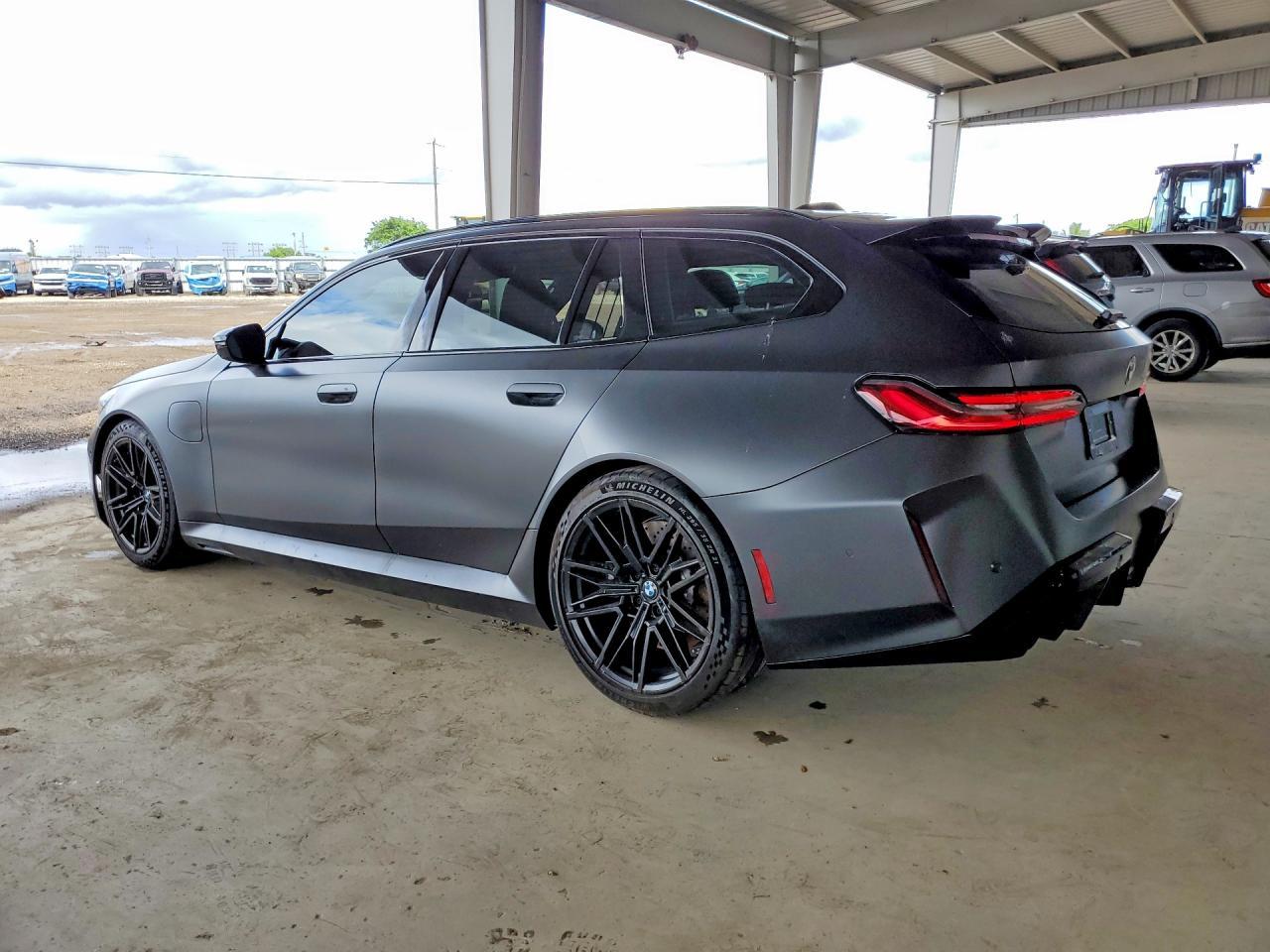 2026 BMW M5 Touring - zdjęcie 2
