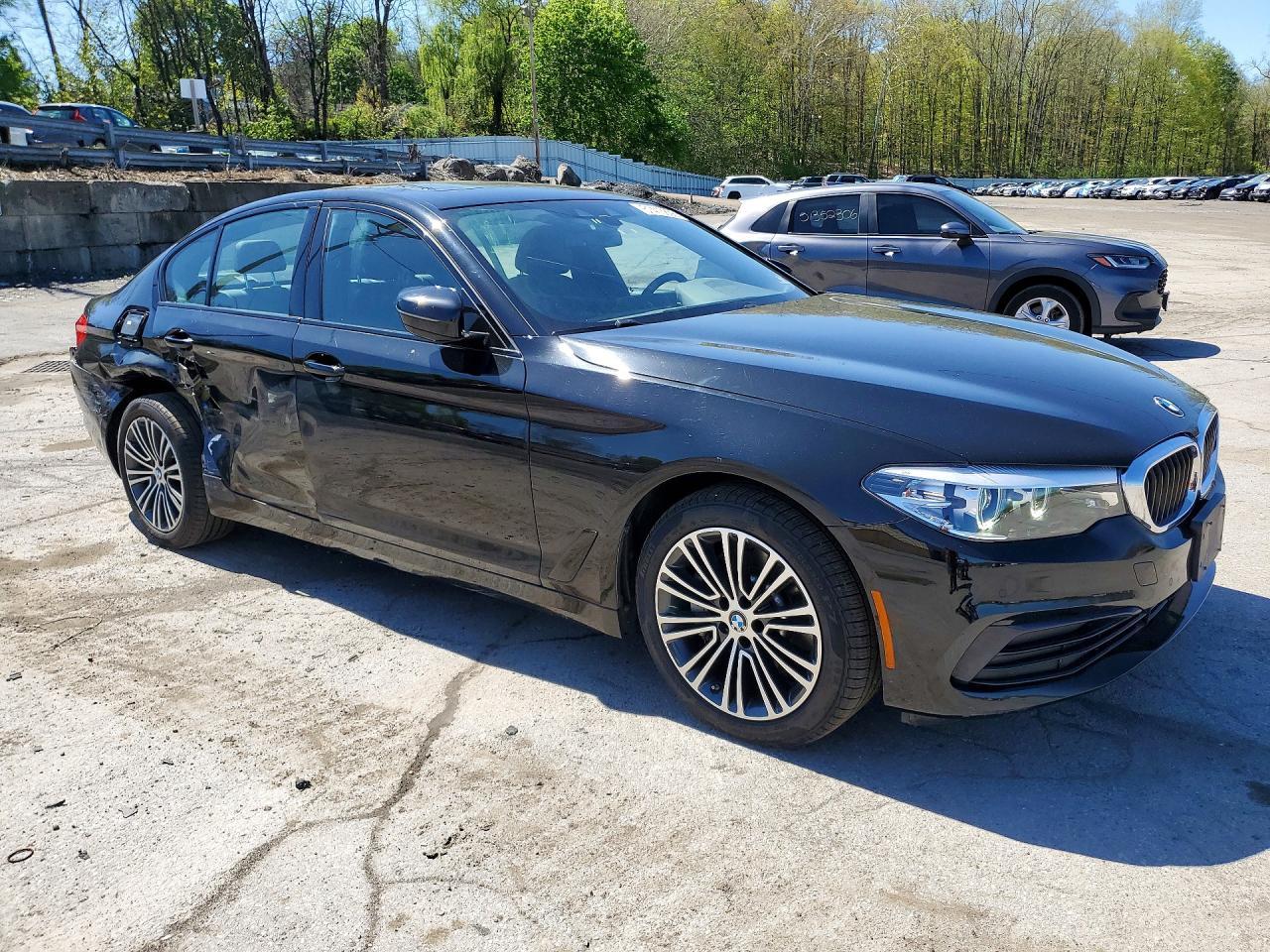 2019 BMW 530 Xi - zdjęcie 4