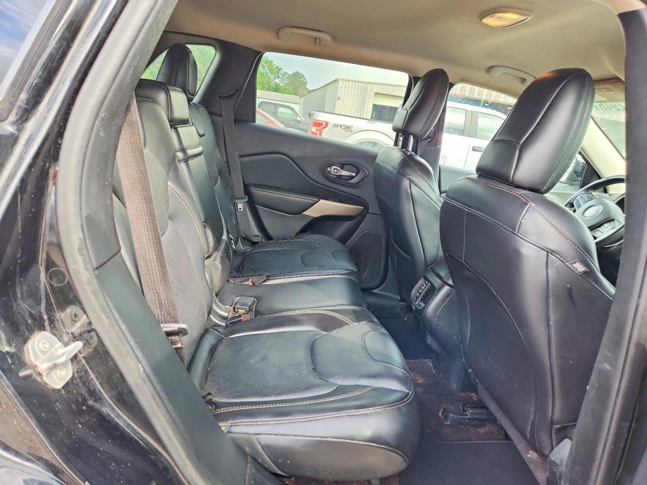 2017 Jeep Cherokee Limited - zdjęcie 11