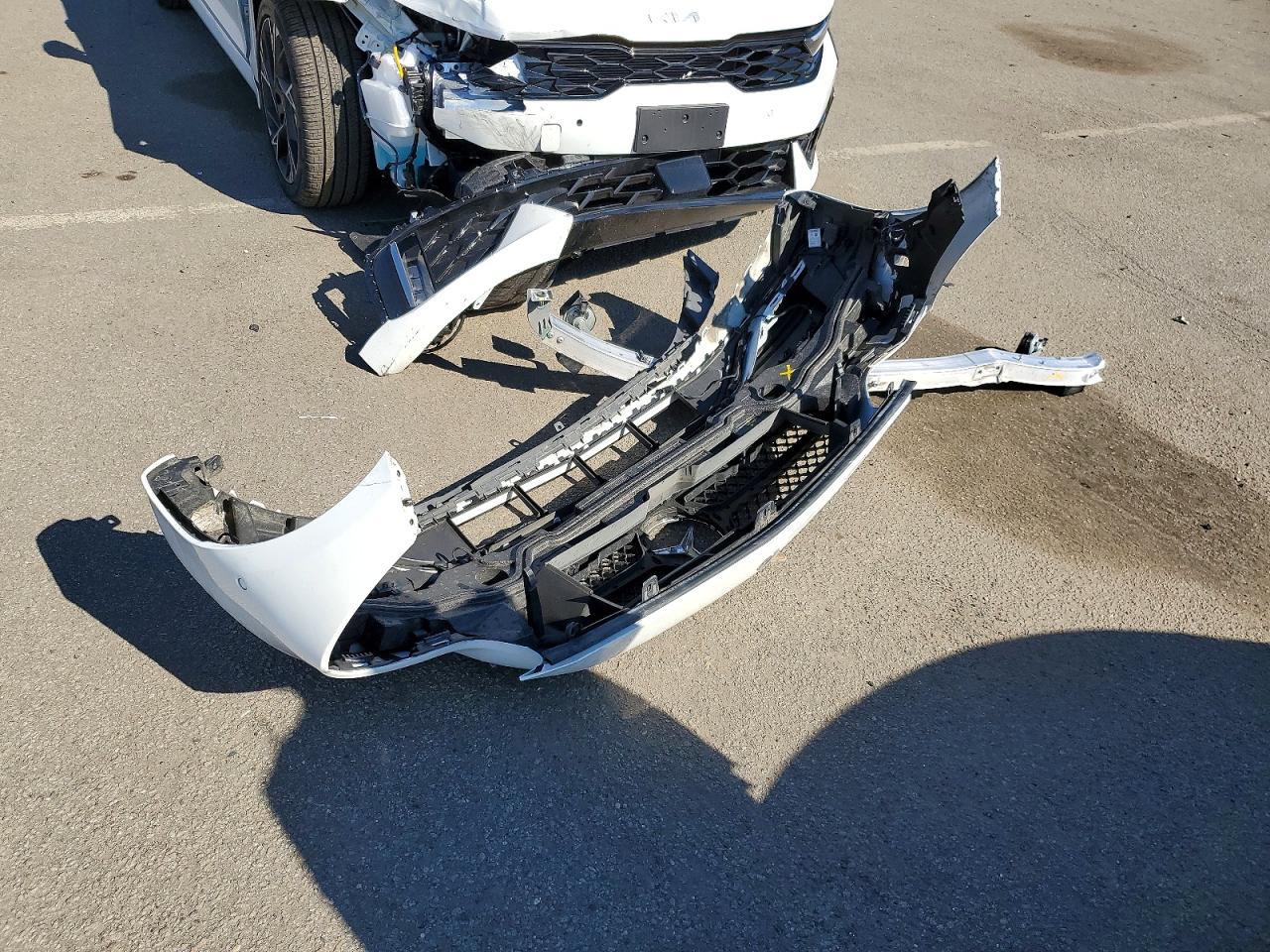 2024 Mercedes-Benz C 300 4Matic - zdjęcie 12