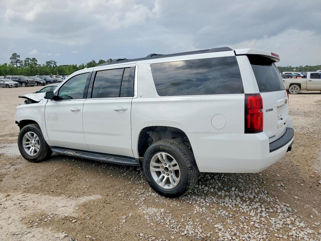 2020 Chevrolet Suburban C1500 Lt - zdjęcie 2