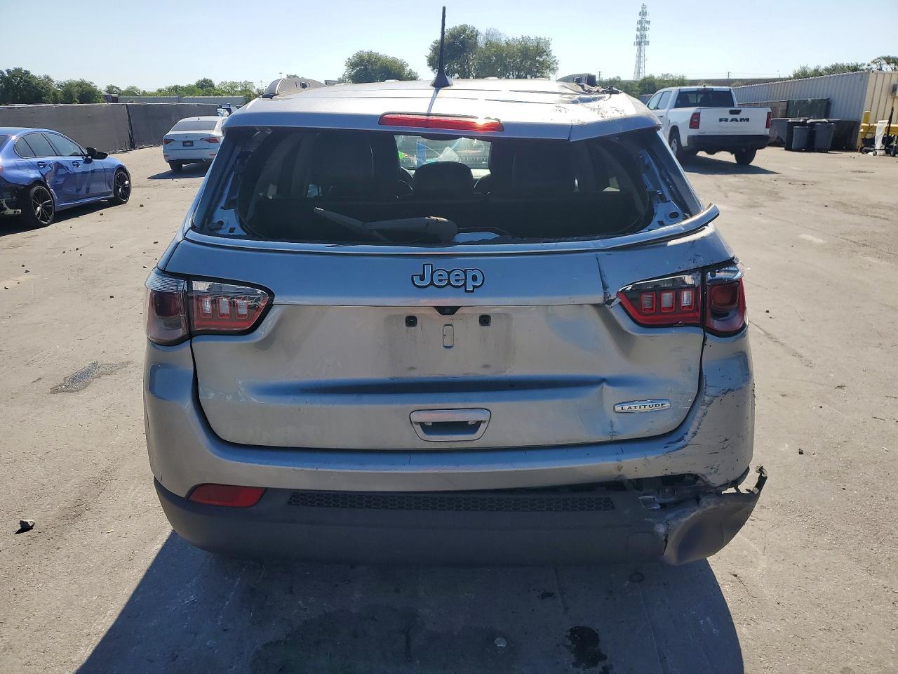 2022 Jeep Compass Latitude - zdjęcie 6