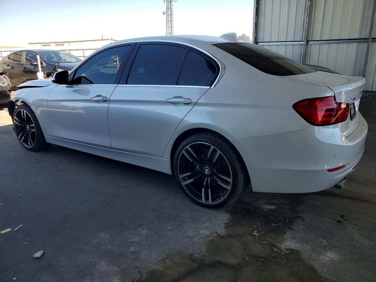 2015 BMW 328I - zdjęcie 2