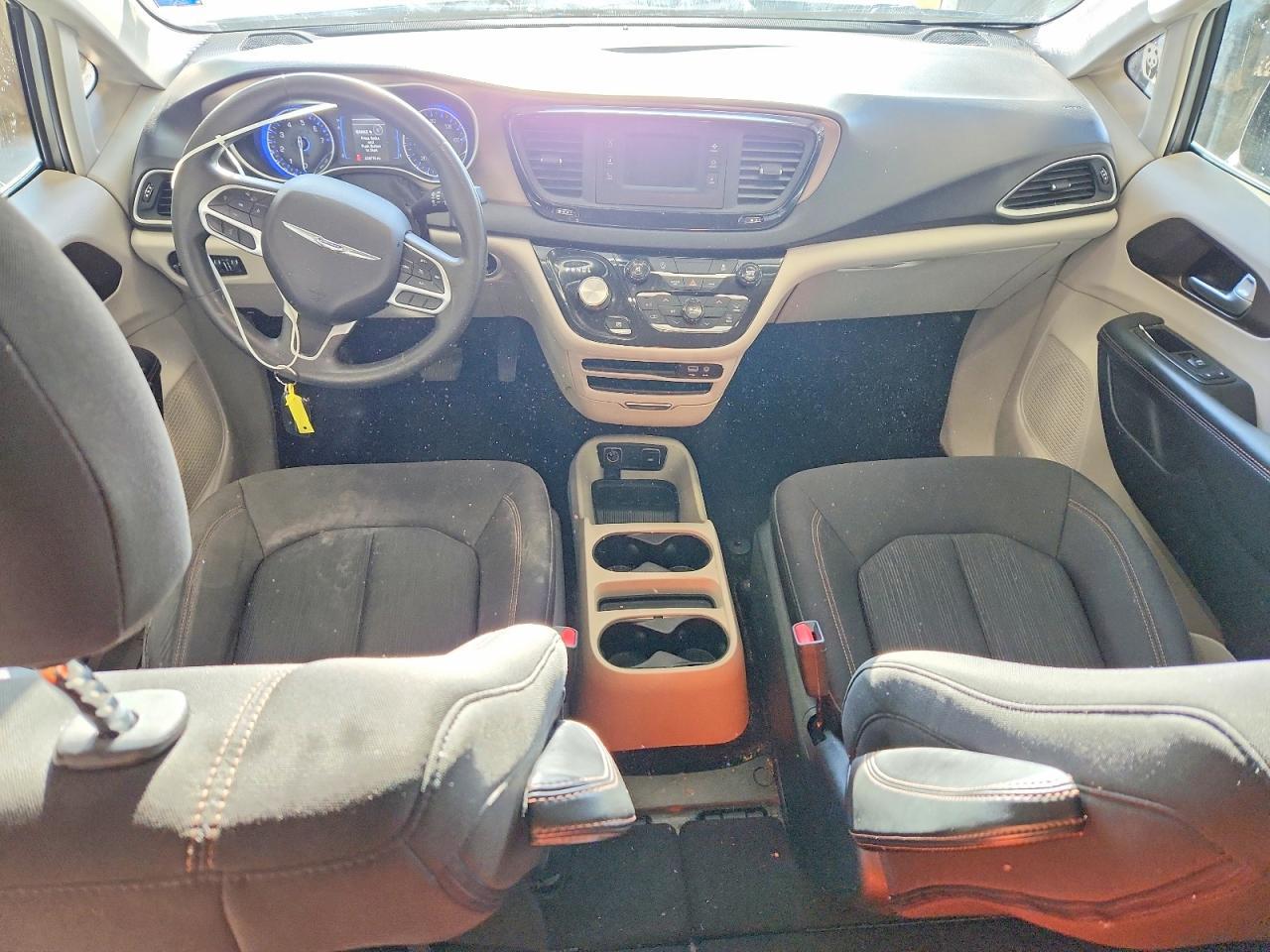 2017 Chrysler Pacifica Touring - zdjęcie 8