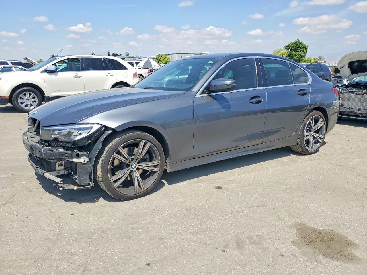 2020 BMW 330I - zdjęcie główne