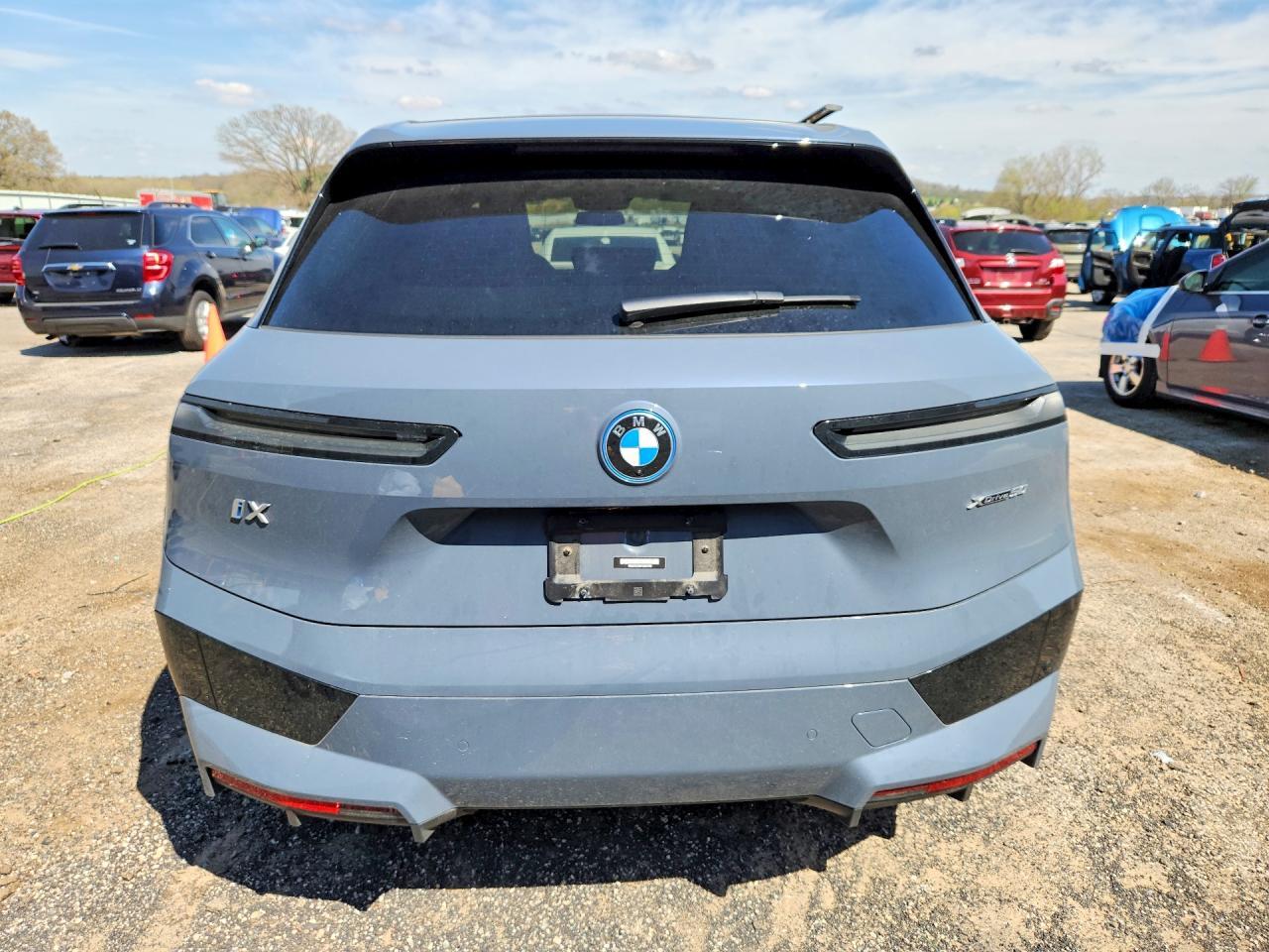 2023 BMW Ix xDrive50 - zdjęcie 6
