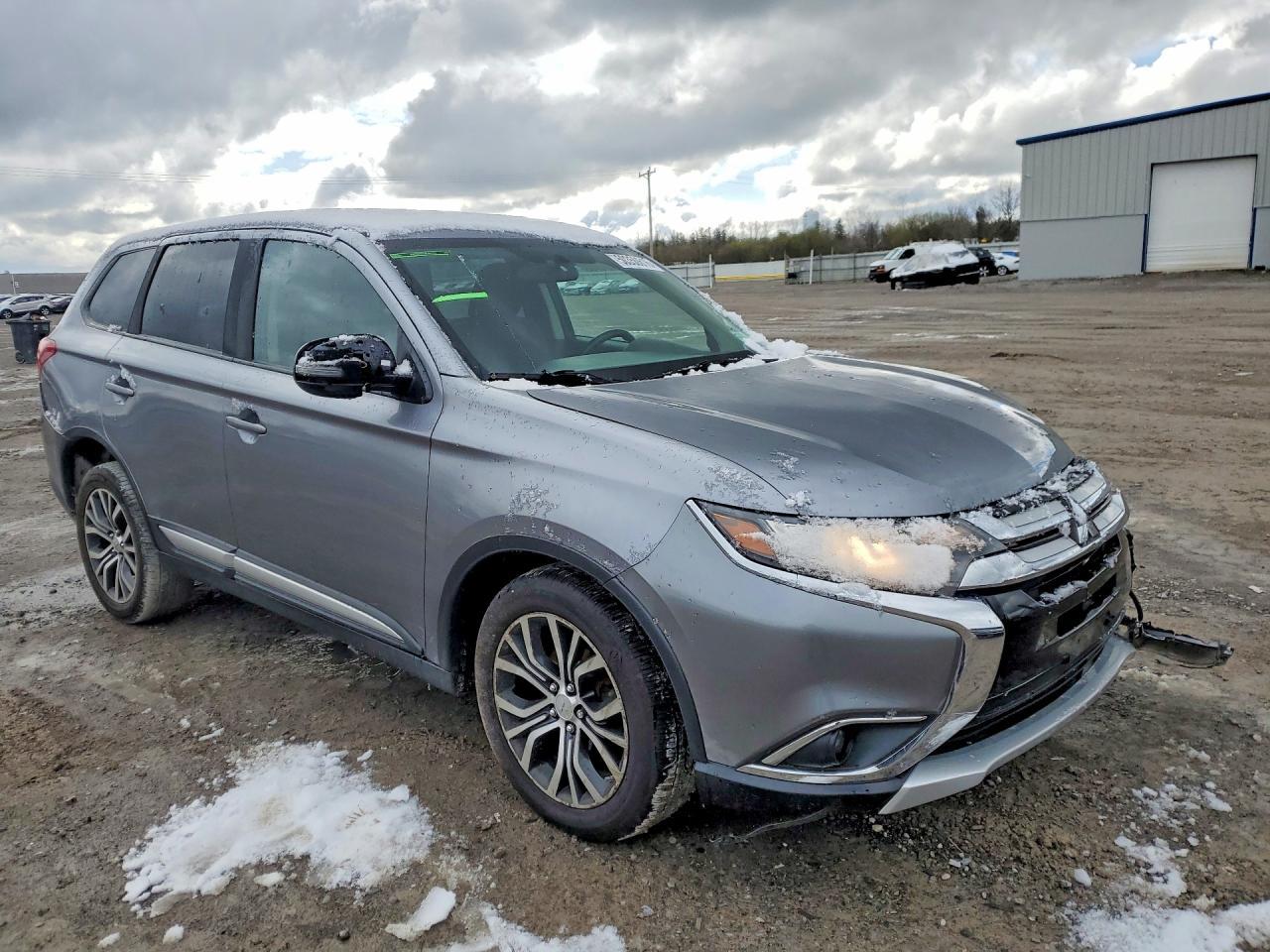 2017 Mitsubishi Outlander Se - zdjęcie 4