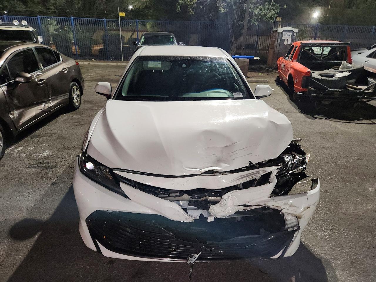 2018 Toyota Camry Le - zdjęcie 5