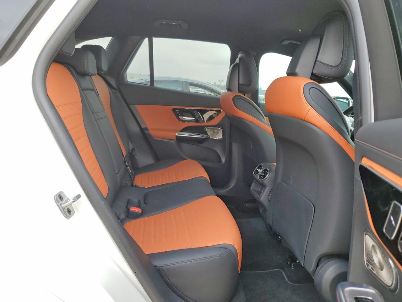 2025 Mercedes-Benz Glc 300 - zdjęcie 13