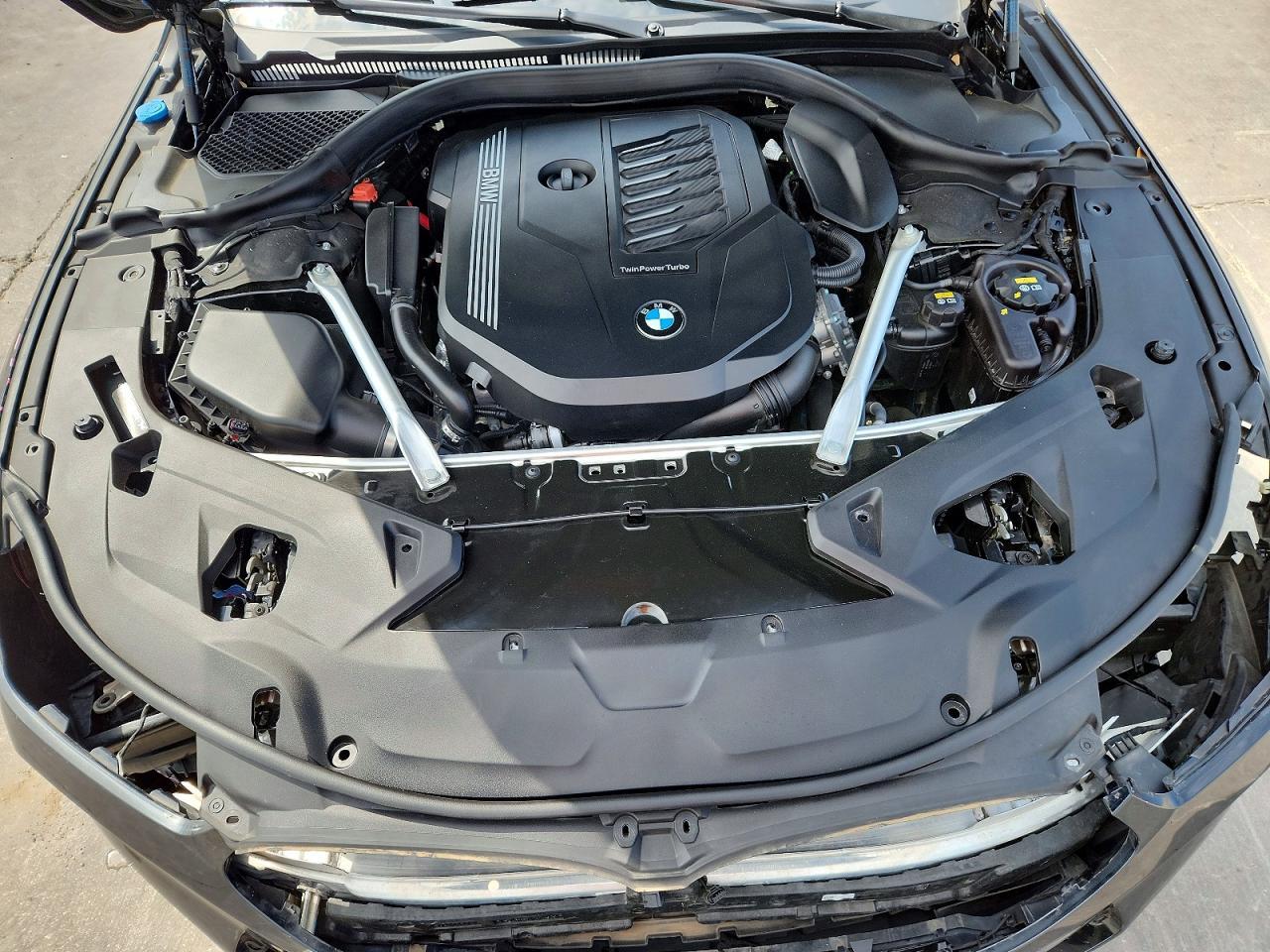 2022 BMW 840I - zdjęcie 11