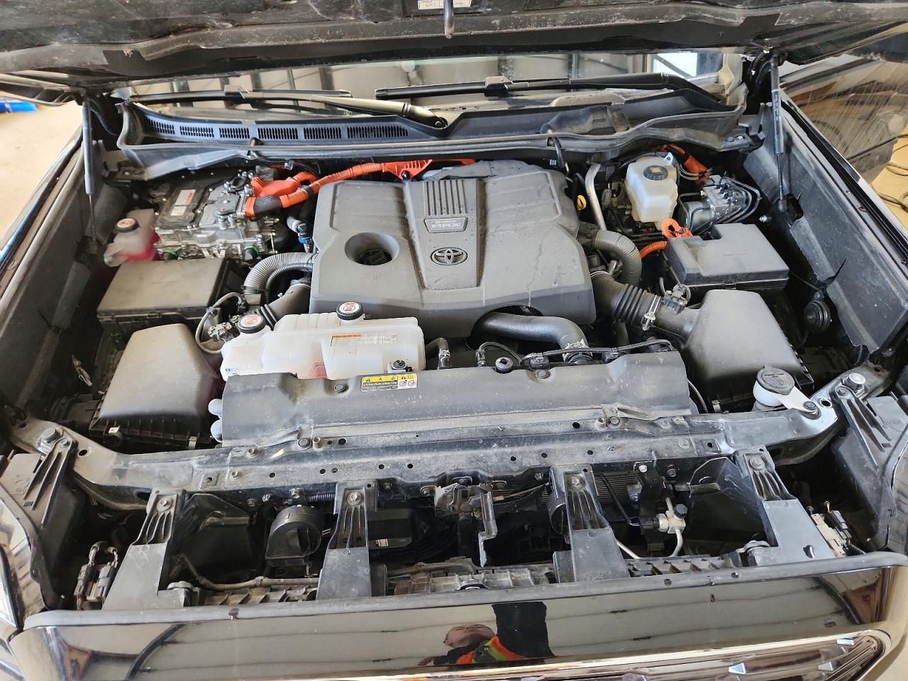 2024 Toyota Sequoia Sr5 - zdjęcie 12