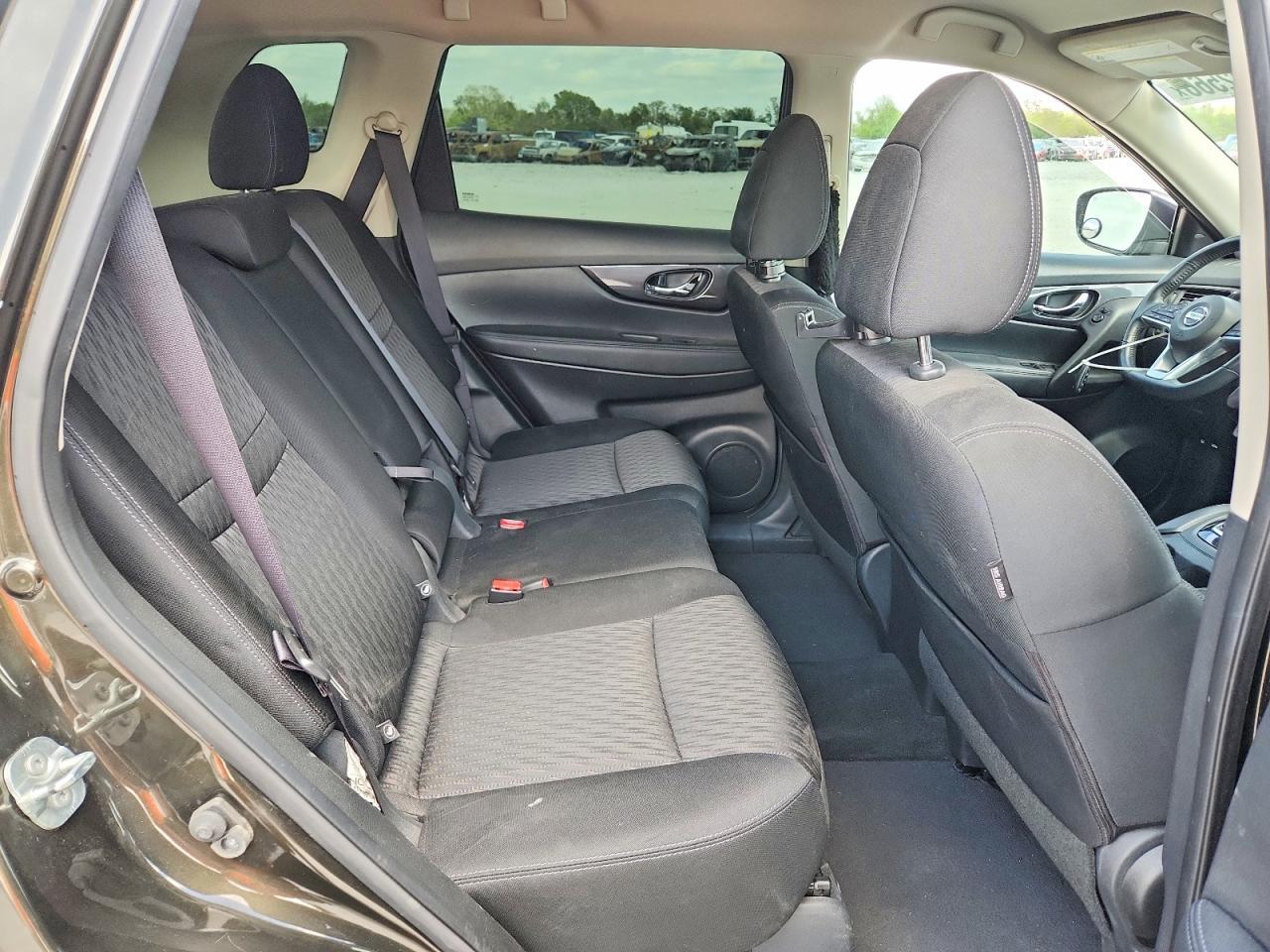 2017 Nissan Rogue - zdjęcie 11