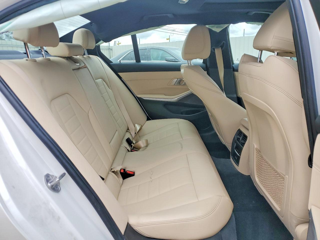 2021 BMW 330E - zdjęcie 10