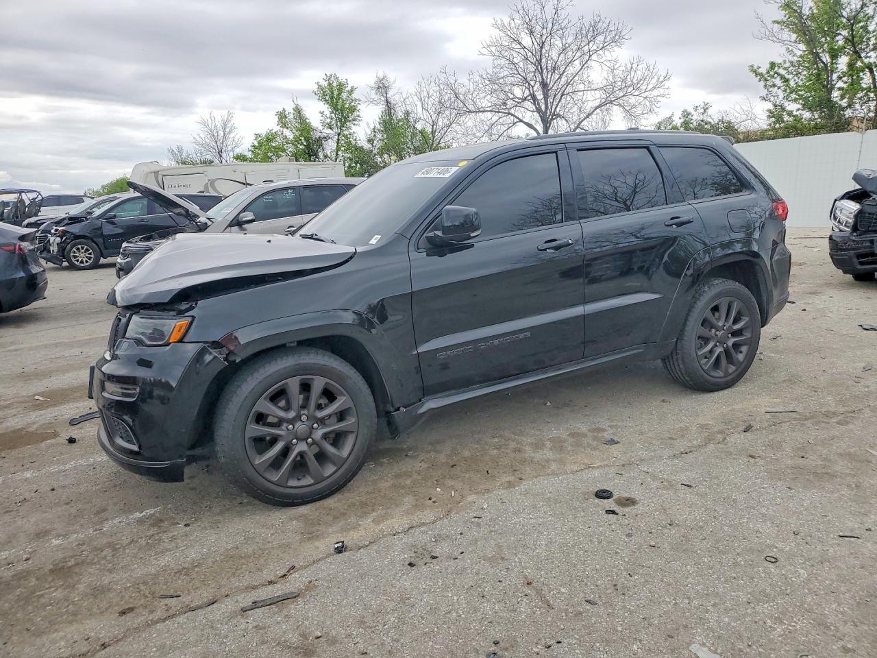2018 Jeep Grand Cherokee Overland - zdjęcie główne