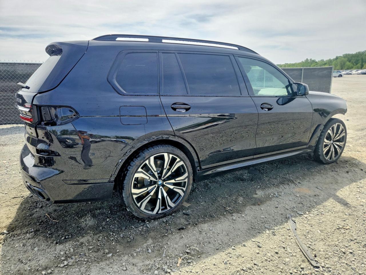 2023 BMW X7 M60I - zdjęcie 3
