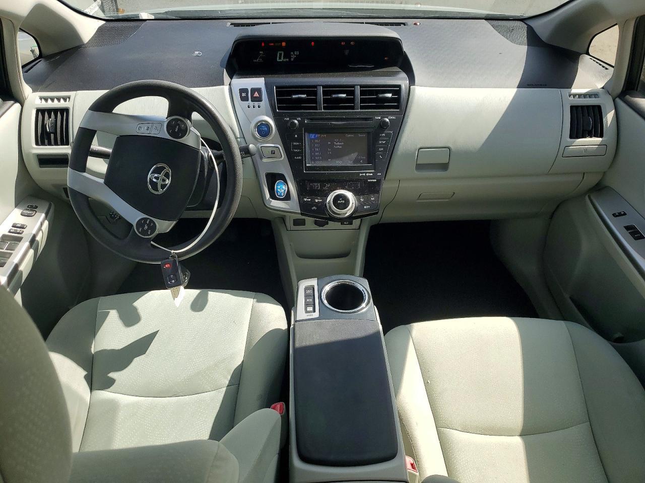 2014 Toyota Prius V Three - zdjęcie 8