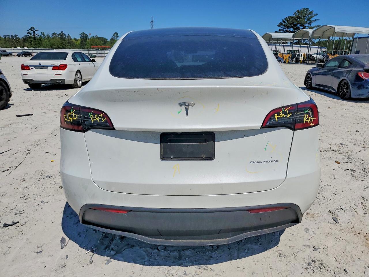 2024 Tesla Model Y - zdjęcie 6