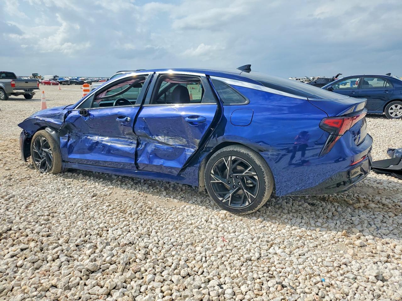 2025 Kia K5 Gt-Line - zdjęcie 2