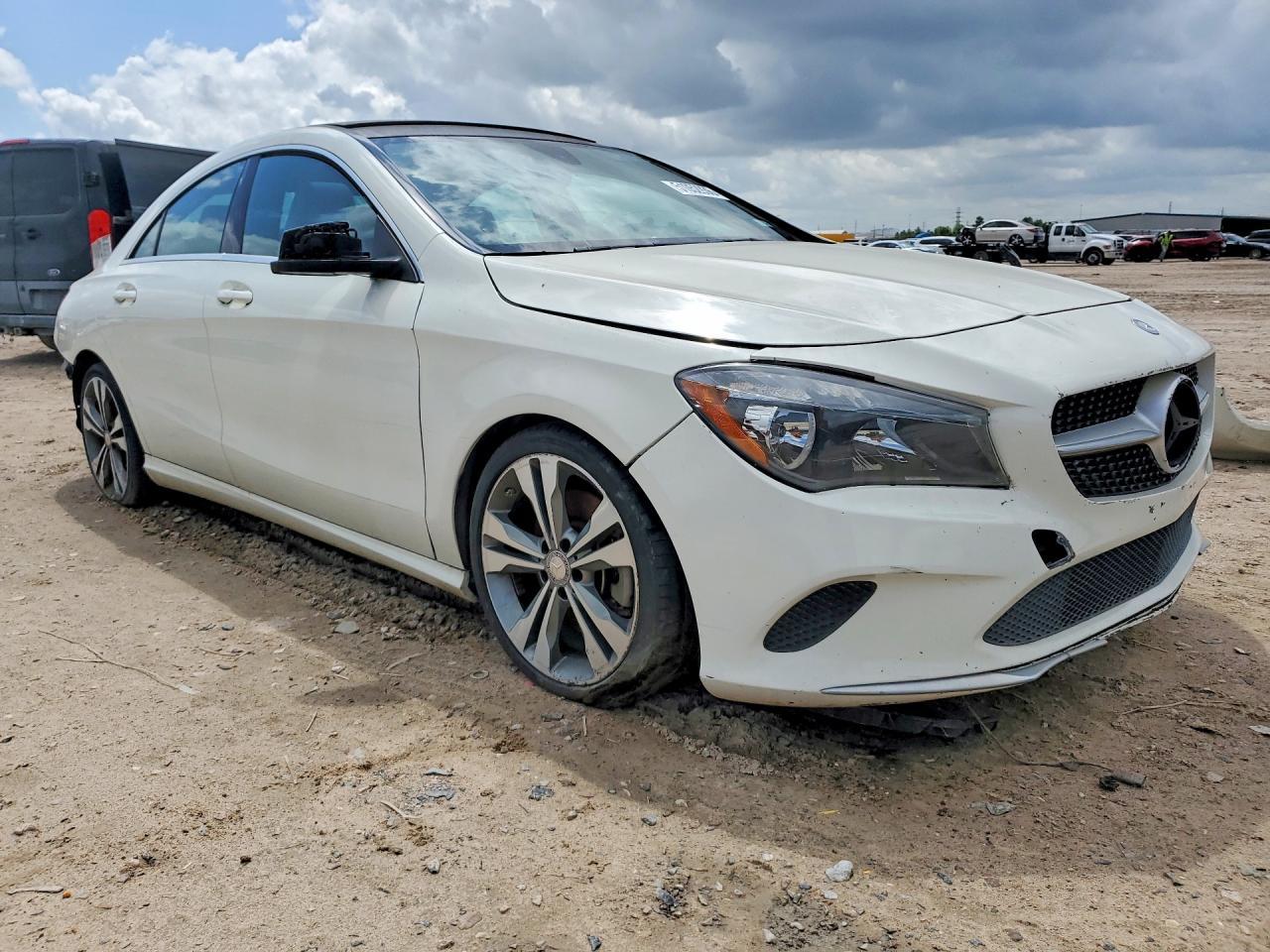 2017 Mercedes Benz C-Class C250 Rwd - zdjęcie 4