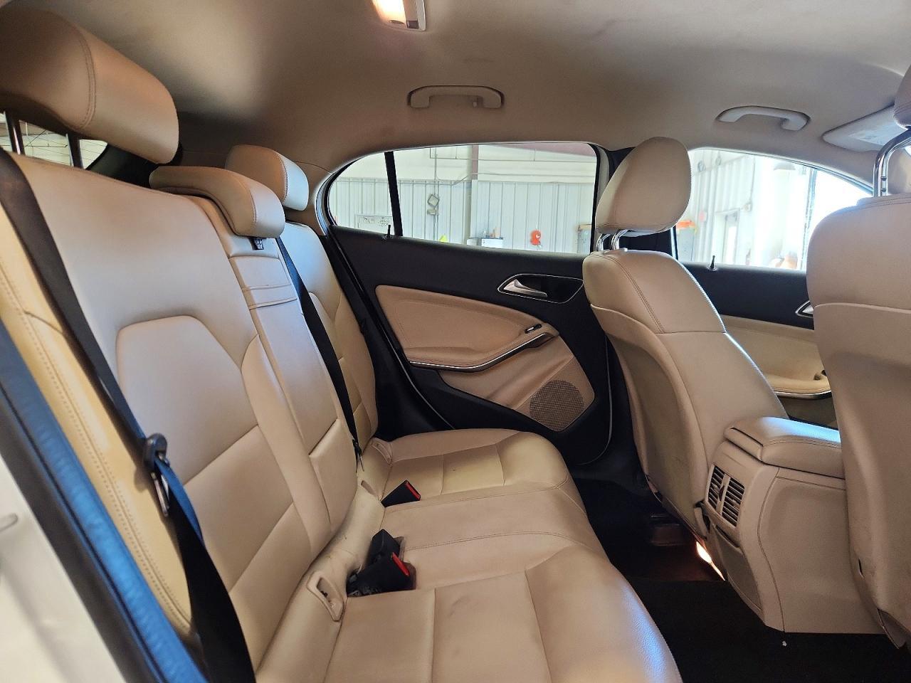 2016 Mercedes-Benz Gla 250 - zdjęcie 10