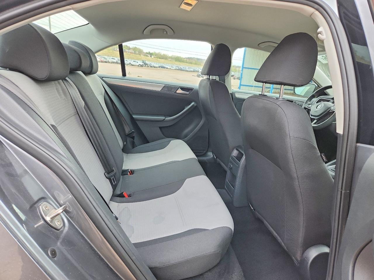 2018 Volkswagen Jetta S - zdjęcie 10